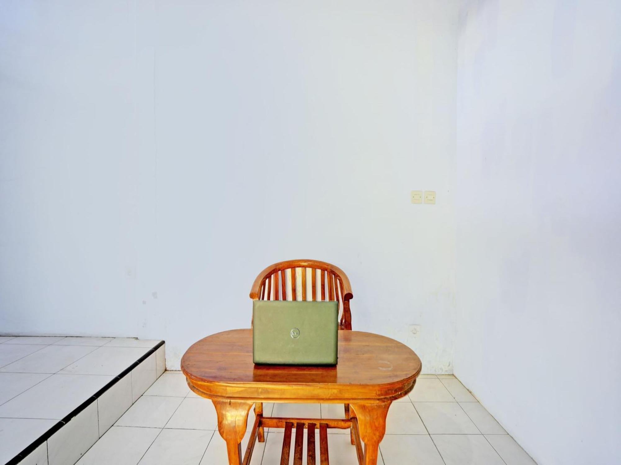 Hotel Oyo Life 92937 Kost Putri Sarkara Syariah Banyuwangi  Exteriér fotografie