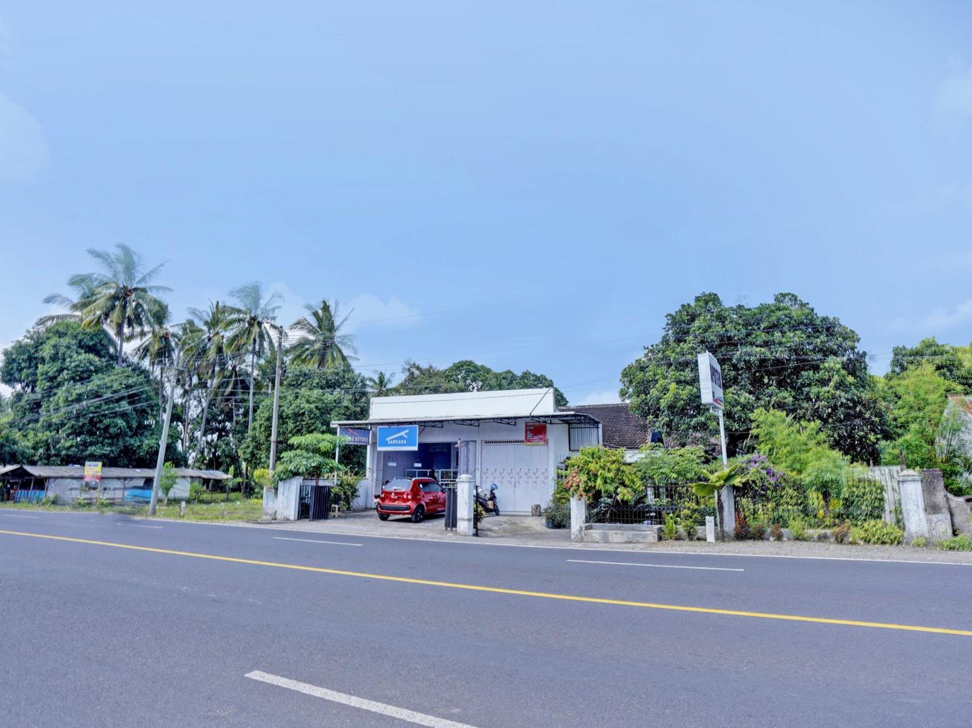 Hotel Oyo Life 92937 Kost Putri Sarkara Syariah Banyuwangi  Exteriér fotografie